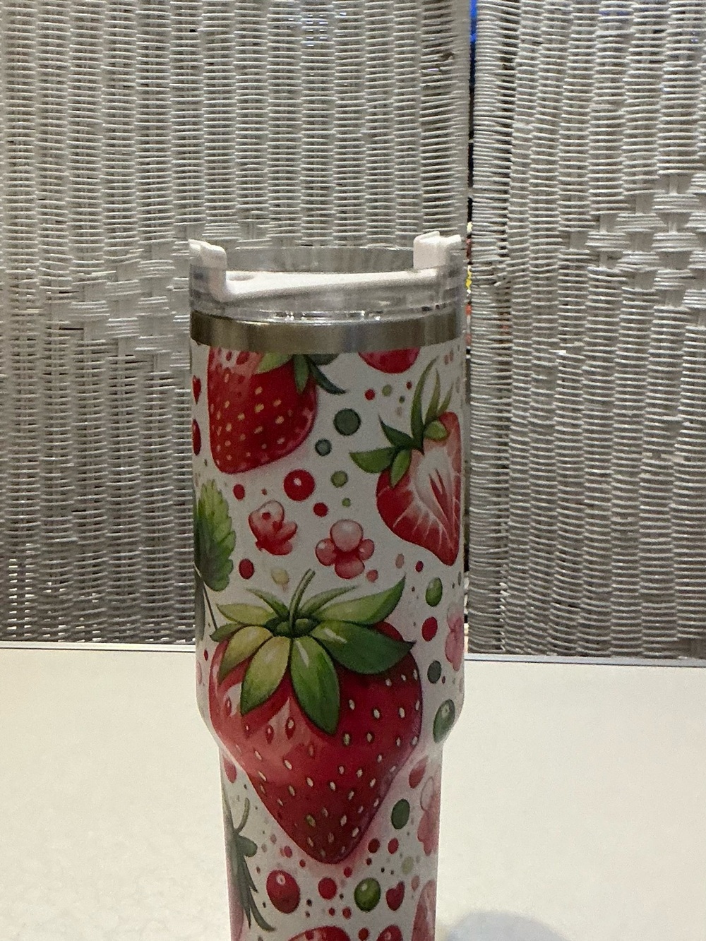 40 Oz. Strawberry Pattern Insulated Travel Mug with Handle White/Red - Picture 3 of 7